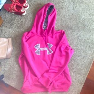 🌸XL Underarmour Sweatshirt. 🌸
